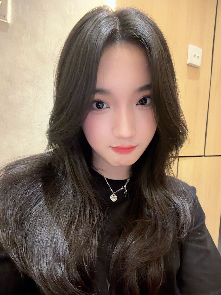 Delynn_JKT48's tweet photo. TERIMAKASII UNTUK HARI INI!! ⭐️🙆🏻‍♀️  sorii kalo sedangdut itu 🫢😋🫰🏻 https://t.co/9pEnspaAEF