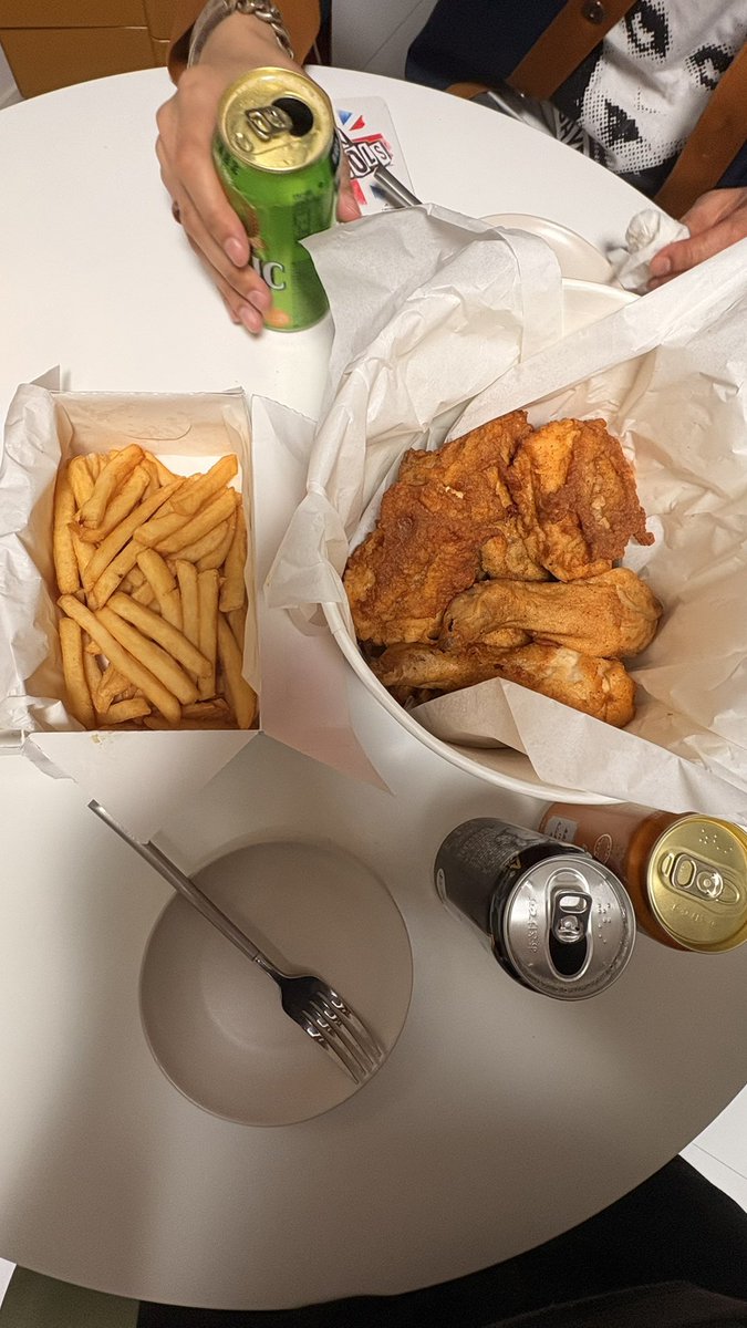 れっど tweet media