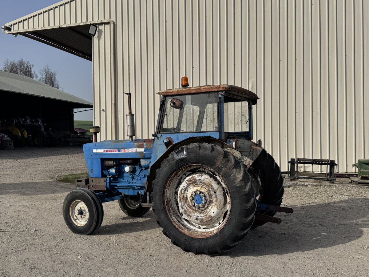 agritof60's tweet photo. Nostalgie tracteur revendu à un particulier il y a 15 ans carte grise de mon grand père 1968, suite à des remords et sa retraite je l’ai racheté. Pas de pb d’Adiblue, ni de Clim. @Fragritwittos @valfrancecoop @DesrumauxRegis @Agridemain https://t.co/rZAlC2fU7b