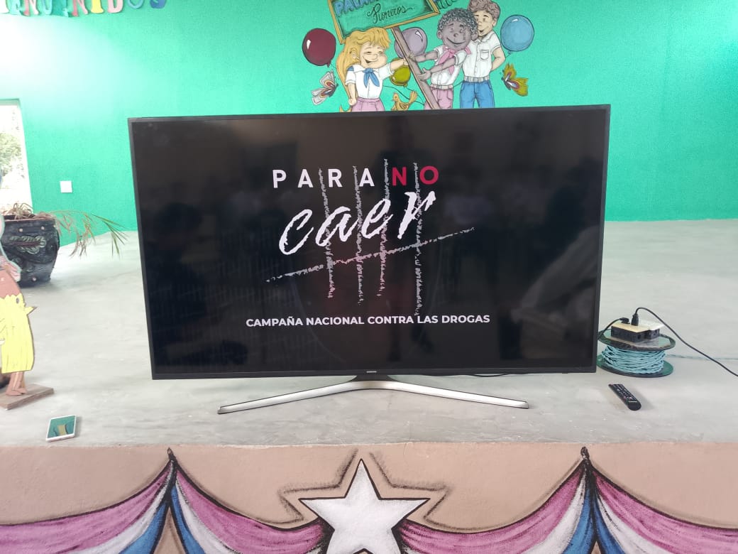 UJCVC1's tweet photo. 🚨 ¡Entérate!
👉 En esta jornada de sábado desde el Palacio
de Pioneros José Luis Miranda , de Santa Clara ,intercambio y prevención contra las
drogas: “Para no caer”con estudiantes de la #FEEMCuba.
🚫 ! NO AL CONSUMO DE DROGAS !🚫
#UJCdeCuba #SiempreJoven https://t.co/xiMonl15EC