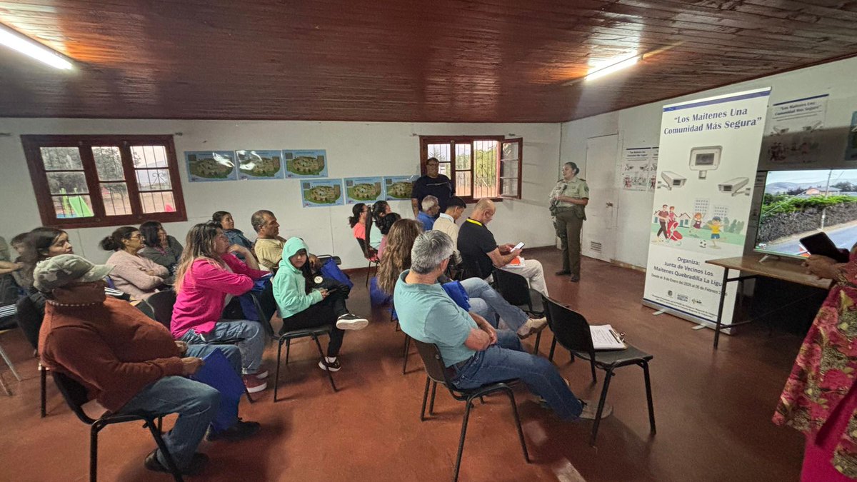 ZonaCarabValpo's tweet photo. #carabineros de La #Ligua está trabajando de la mano con la comunidad para prevenir delitos y promover la seguridad. Recientemente, realizaron una jornada de difusión de medidas de autocuidado en el sector Oportunidad, enfocándose en prevenir delitos. https://t.co/2VU9a3iGqi