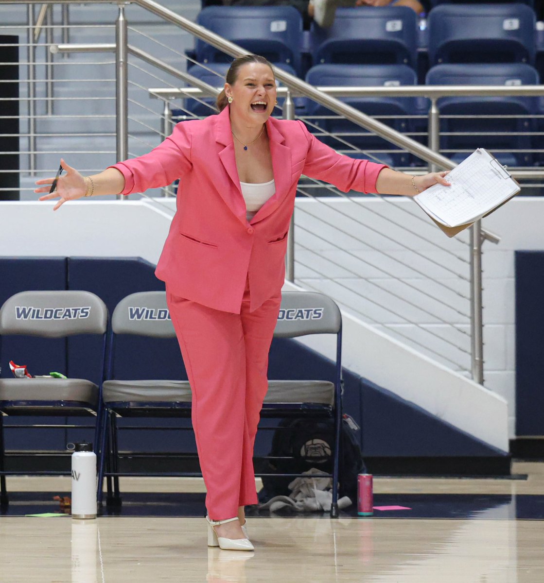 Hannah Sargent tweet media