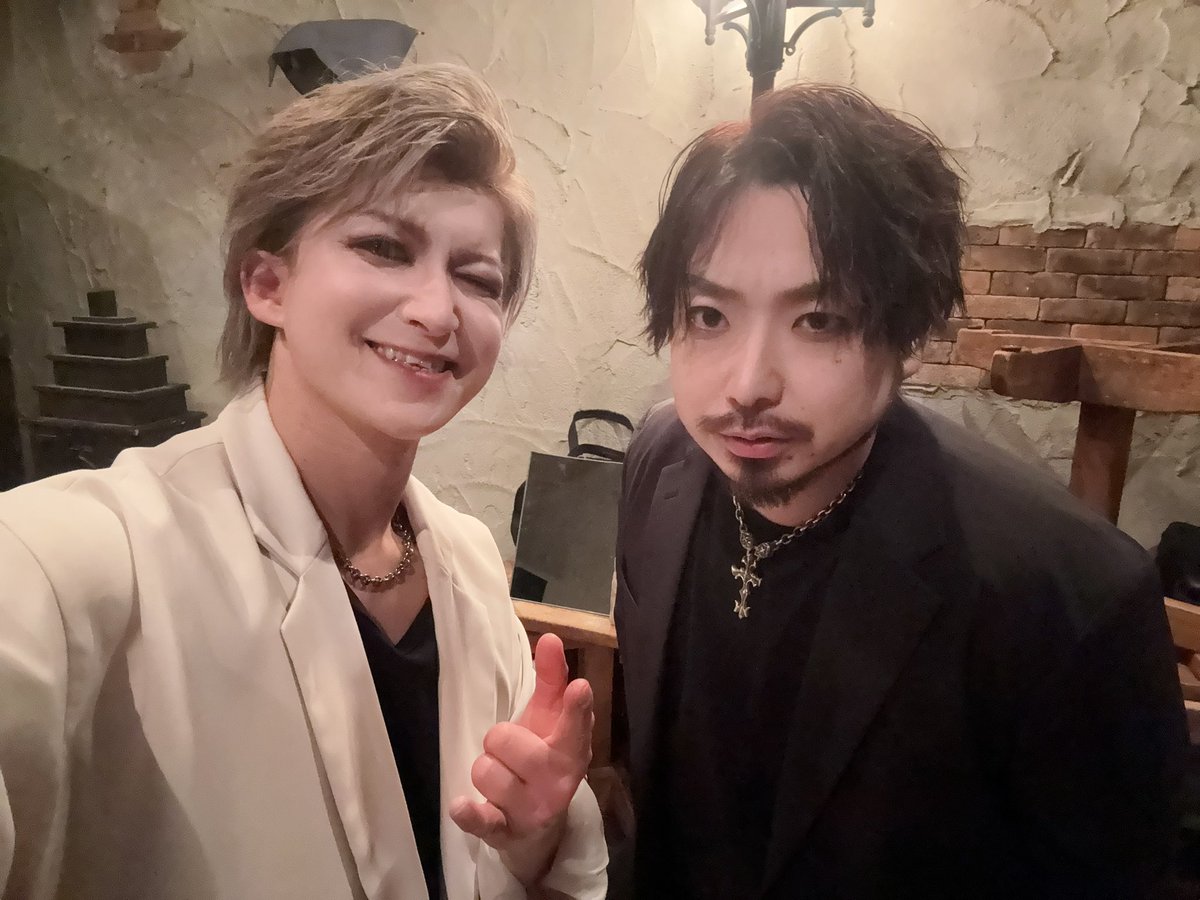 Juri_Vocal's tweet photo. JU×KE BOX Vol.3でした！
沢山の方に支えられてるんだなと改めて感じました。
ありがとうございました！
ゲストボーカルのRYOさんMAKIさんもアコースティックver.とても新鮮で素敵でした✨
Keita君には焦らずゆっくり回復してほしいと思います。
来月も楽しみましょう！ https://t.co/3ESVpwplTJ