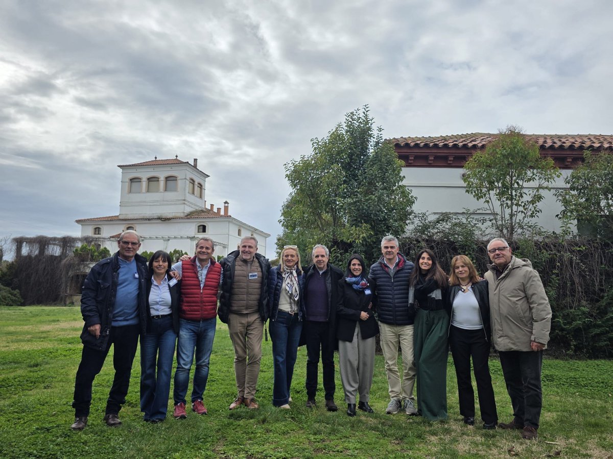 Avui, a la 3a Escola de Formació d’Aliança Catalana a Manresa, seguim creixent i formant-nos.

Des de Ponent també hi som presents: cada cop som més i cada cop estem més preparats per salvar Catalunya. 💙