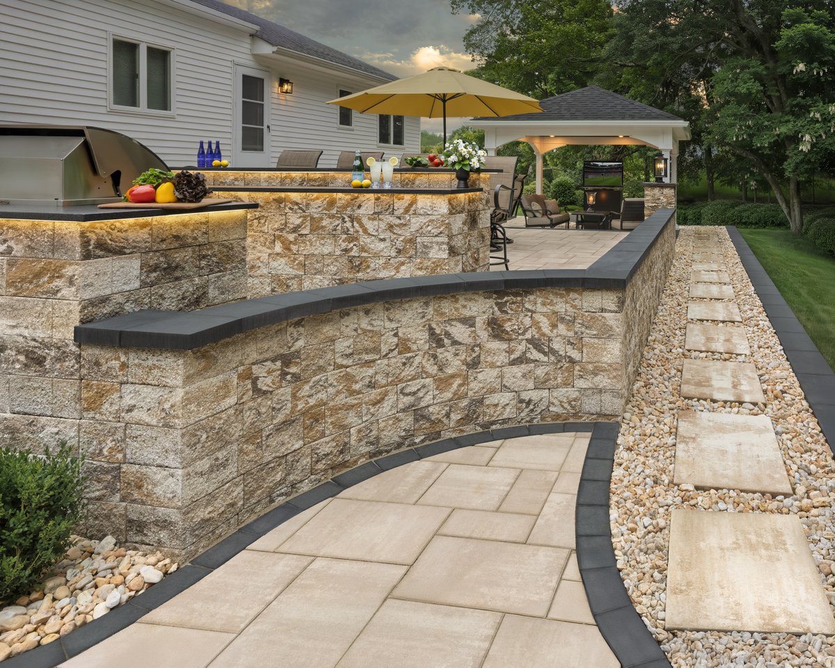 CambridgePavers's tweet photo. This full outdoor living space by Backyard Designs NJ brings together poolside relaxation and functional entertaining with a cohesive hardscape layout.
Explore more at https://t.co/dhaxzUESvO
#PoolPatio #OutdoorKitchen #BackyardBar https://t.co/SSUdlPzvyx