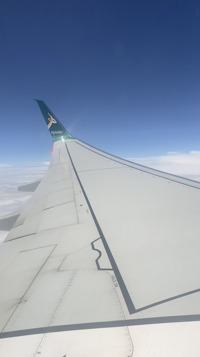 ModiegiTheo's tweet photo. Landing 10 minutes early ofcourse! That’s how we know you 😌😂 https://t.co/psWxFhX1eI