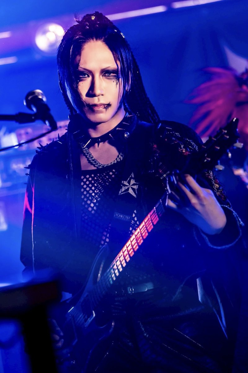 Z_C_TOMMY's tweet photo. 今年も無事に誕生日を迎えれました
生きてるだけで勝ちです
これからもZ CLEARの下手ギターとして
死ぬまでギター弾いてやる https://t.co/6tobsVbOGc