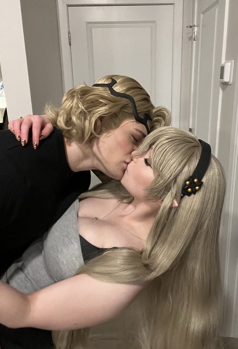 DragonFeather.cos tweet media