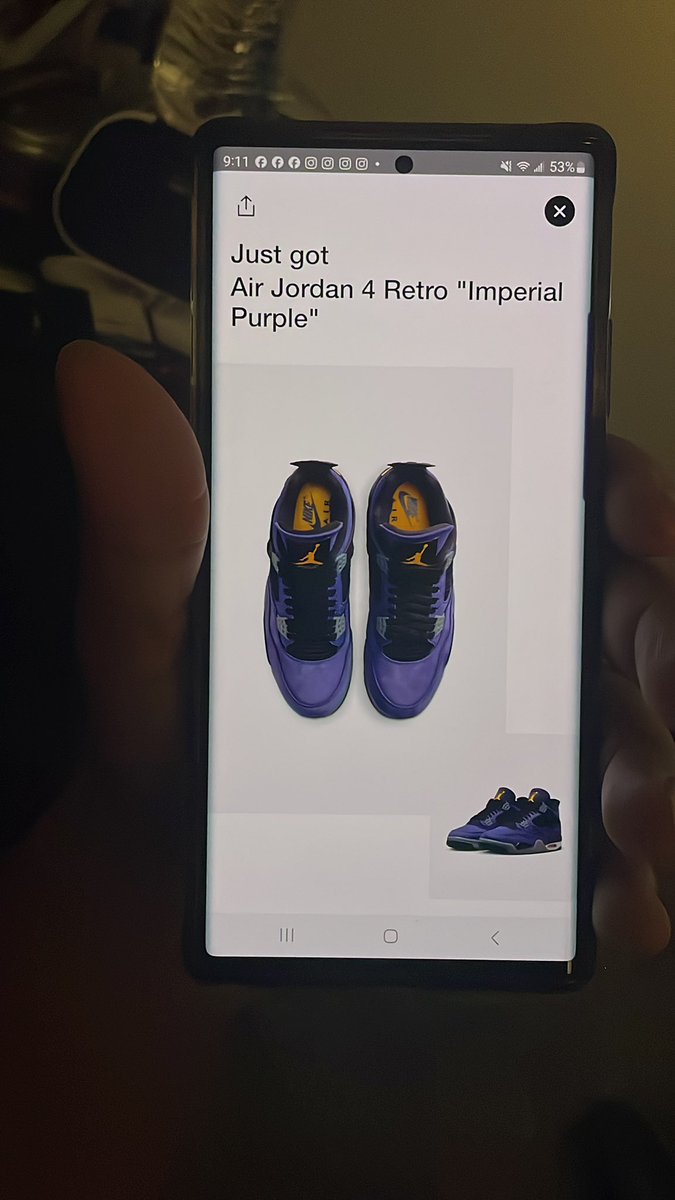 IAMTEDDYD's tweet photo. @SnkrsStock 3 phones and a iPad Nike app for the win https://t.co/NyjZUH24ik