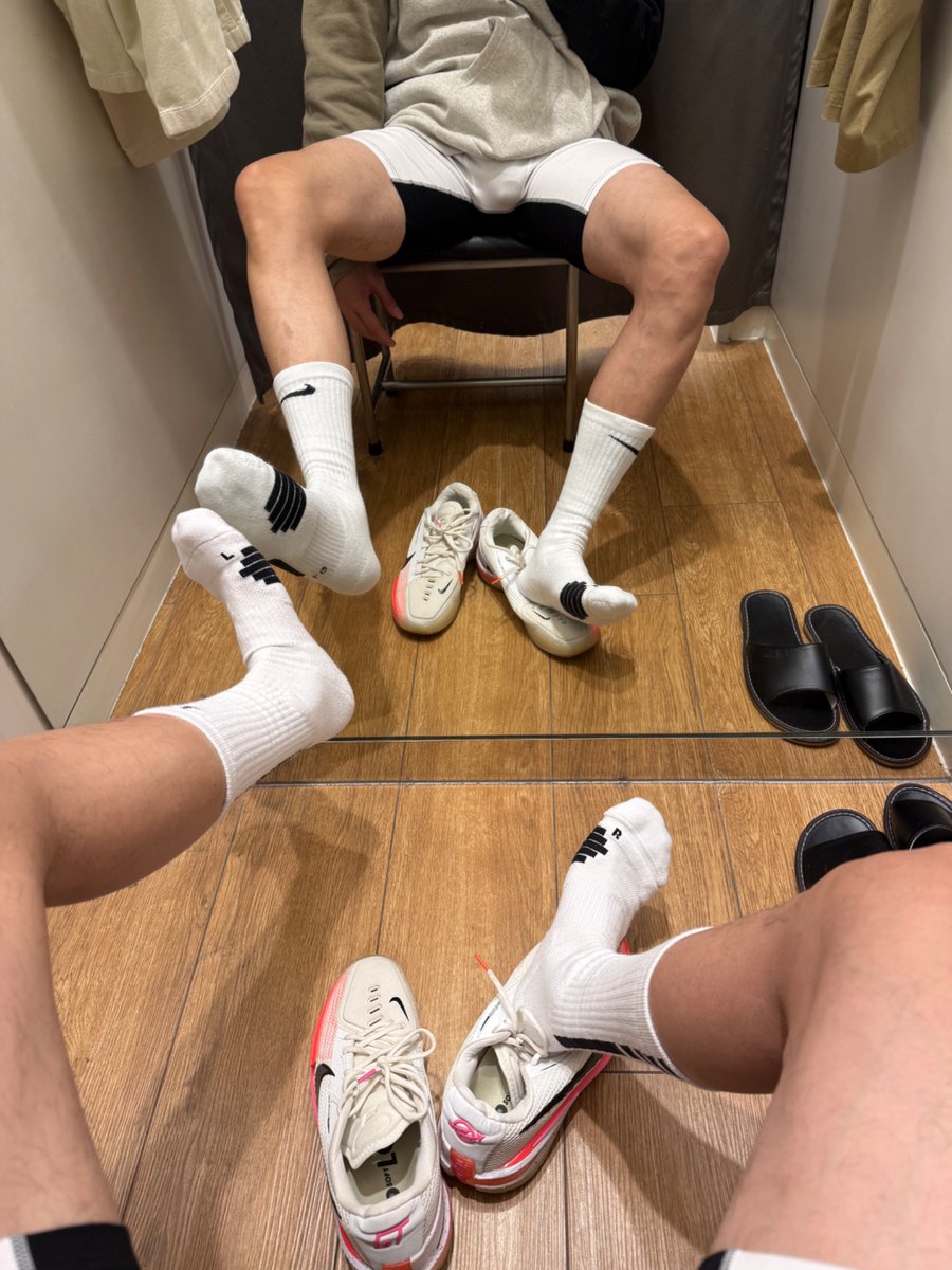 Tloml334924's tweet photo. 👀 https://t.co/SxyFwtvvsI