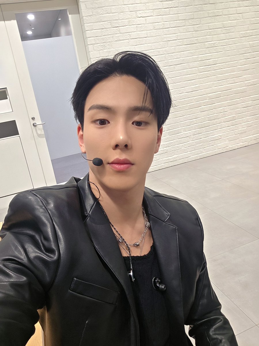 Official_MX_jp's tweet photo. モンベベ 短い時間でしたが楽しかったです! コンサートで会いましょう ㅎㅎ #ショヌ https://t.co/TP8MkDH3u7