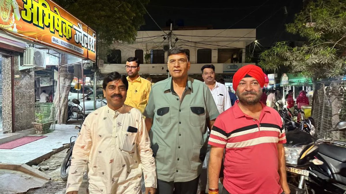 ajaykapoorsevak's tweet photo. सब्जी मंडी बर्रा 2 में भाई जगन्नाथ जी के निवास पर आयोजित सुंदर कांड पाठ में सम्मिलित होकर भगवान श्री राम और हनुमान जी का आशीर्वाद प्राप्त किया। समस्त क्षेत्र परिवार के लिए सुख-शांति की कामना की।

#SevakAjayKopoor #bjp #BJP4India #BJPkanpur #SundarKandPath https://t.co/okOngzSlWK