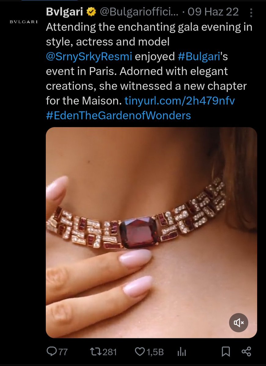 Bir ilk defa gitmiyo iki herhangi bi markanın bizi paylaşması olayı da ilk değil üç ysl gibi ultra luxury markanın özel davetlisi olması sizi baya kudurtmuş dört bunlar bizim için övünülecek şeyler değil serenay oyuncu mesela dört sne kapalı gişe müzikal bizim için övgü kaynağı🙂