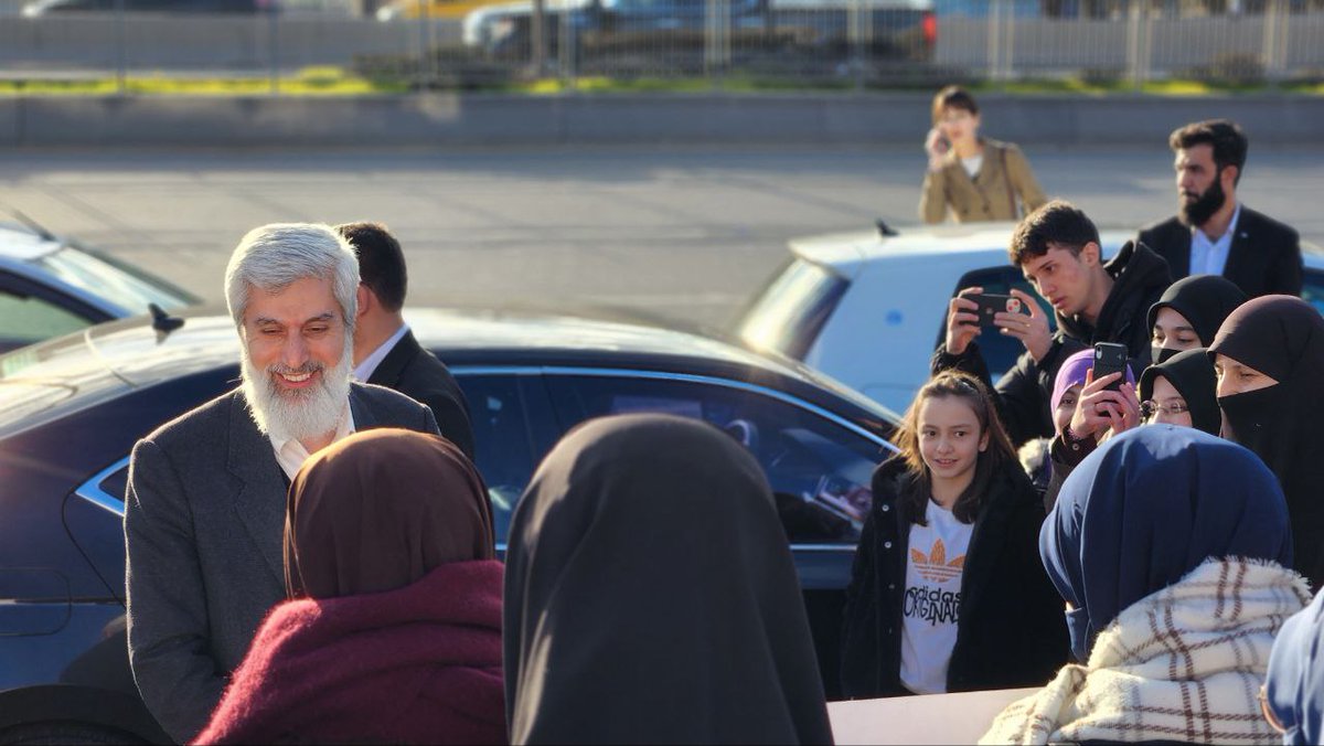 Tüm engellemelere rağmen Furkan Hareketi Ankara olarak Muhterem Hocamız Alparslan Kuytul Hocaefendi'yi şehrin girişinde karşıladık.
<a href="/alparslankuytul/">Alparslan Kuytul</a>

#AlparslanHocaAnkarada