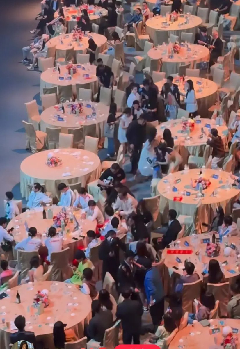 Rululu13's tweet image. KTV Night Alert! Grab your mic, sing your heart out—hits, laughs, vibes all night long!  #KTVFun #SingLoud #GoodTimes