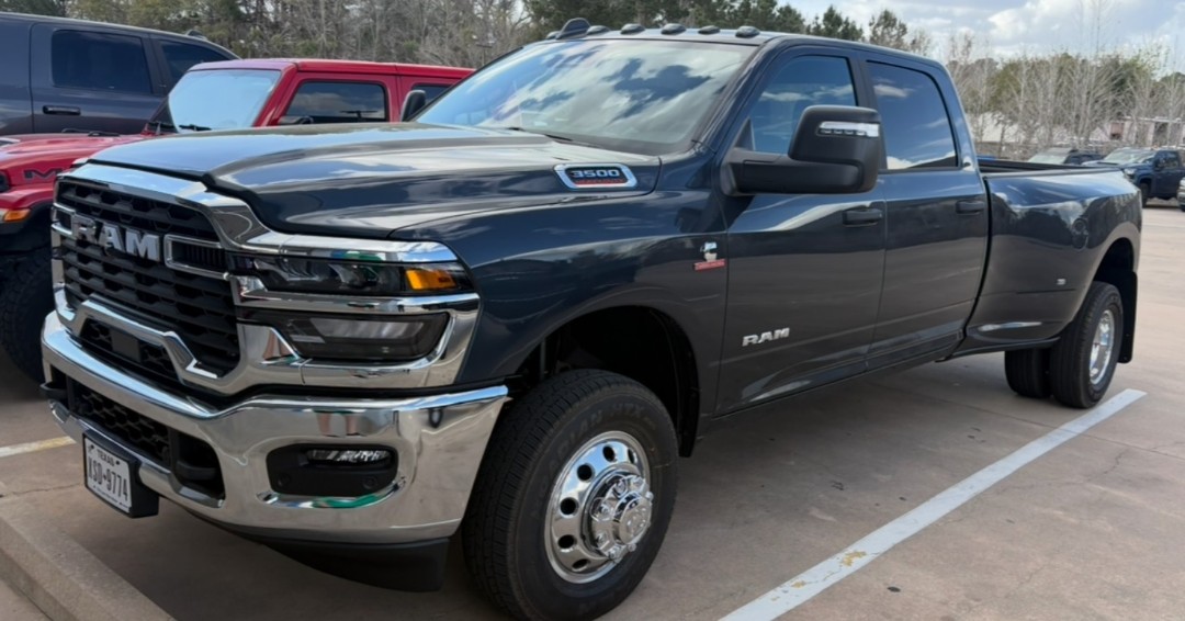KramerAutoplex's tweet photo. 💥Bobby's excitement was contagious after discovering how affordable the new Ram 3500s are! And with our free delivery service across Texas, getting a powerful new diesel truck has never been easier or more fun!

Sold by Dorian Ramirez
☎️ 936-630-9217
🖥️ https://t.co/FikZXeqtKz https://t.co/9NwHRnJzNM