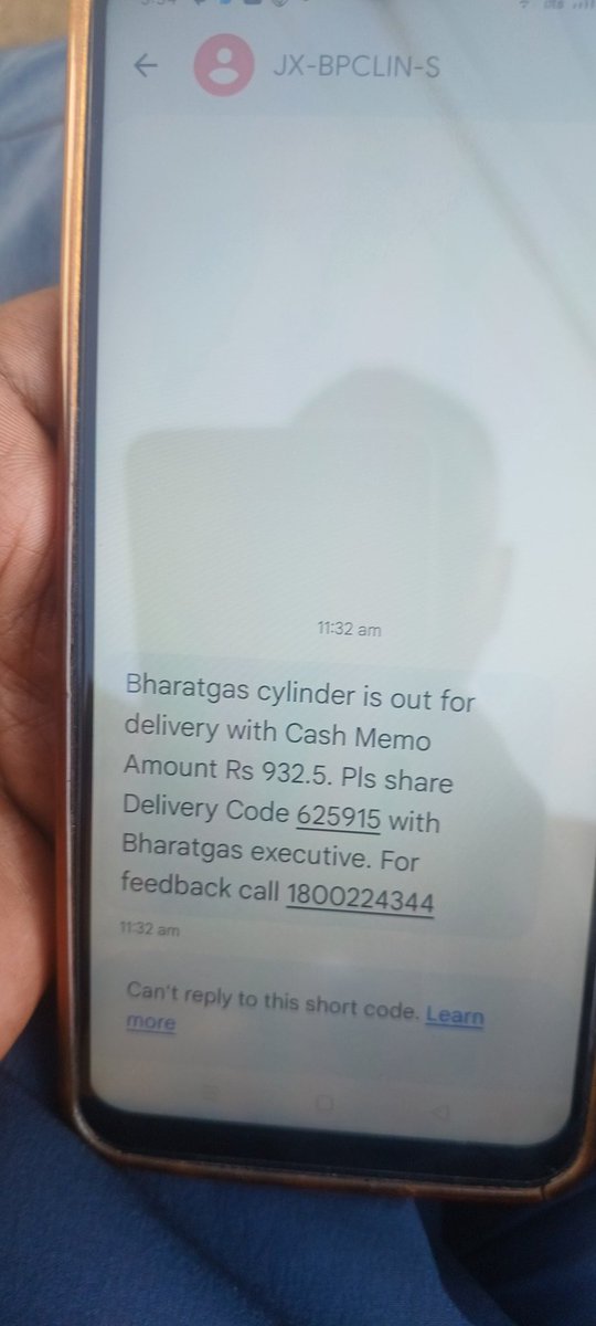 Rewaritak's tweet photo. @BPCLimited @PetroleumMin #BharatGas #news #HaryanaNews
आज हमारे इलाके में गैस सिलेंडर की डिलीवरी करने वाला आया लेकिन वह कहीं और खड़ा था।जब हम खुद उसके पास गए और सिलेंडर के लिए बोले, तो उसने पहले पर्ची देने से मना किया और बाद में सिलेंडर देने से भी मना कर दिया
कृपया समाधान करें https://t.co/48gd7o7Zan