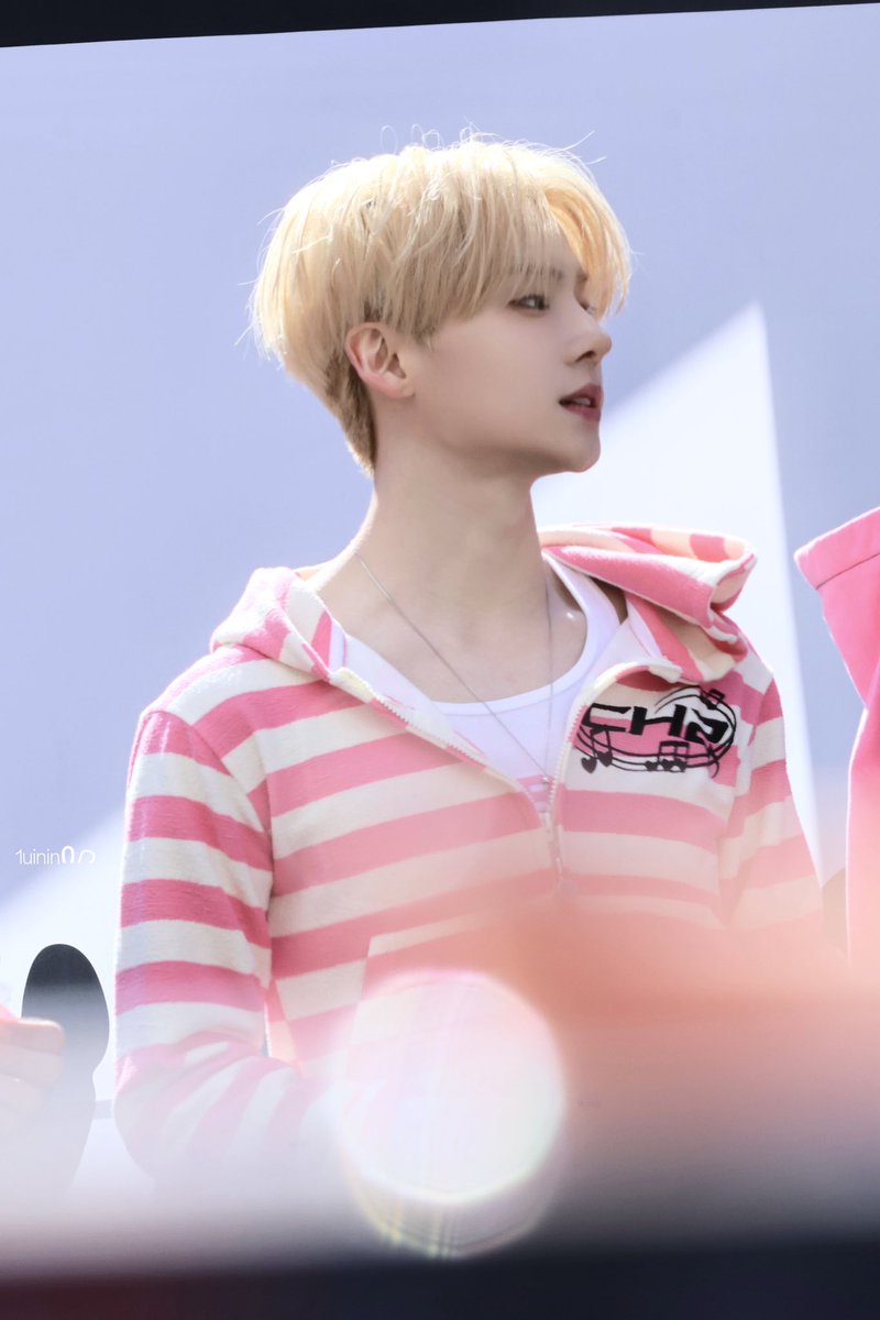 Rowan508 tweet media