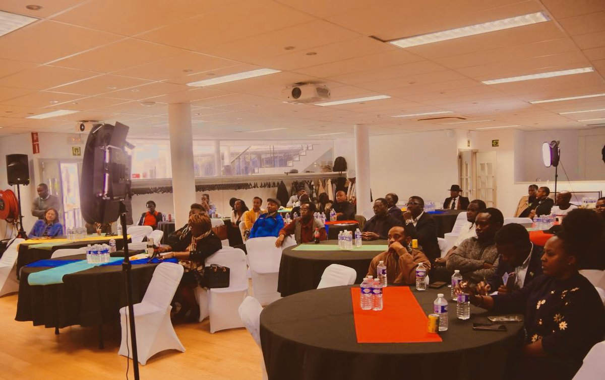 SamuelBaker_B's tweet image. Today at the launch of @RwandanMetics in #Brussels I presented on the “Digital Platforms &amp;amp; Rwandan Refugee Causes - Risks, Rights &amp;amp; Staying Safe Online.”

Rwandan security services monitor diaspora social media. Phishing campaigns impersonate NGOs and lawyers. Devices get seized