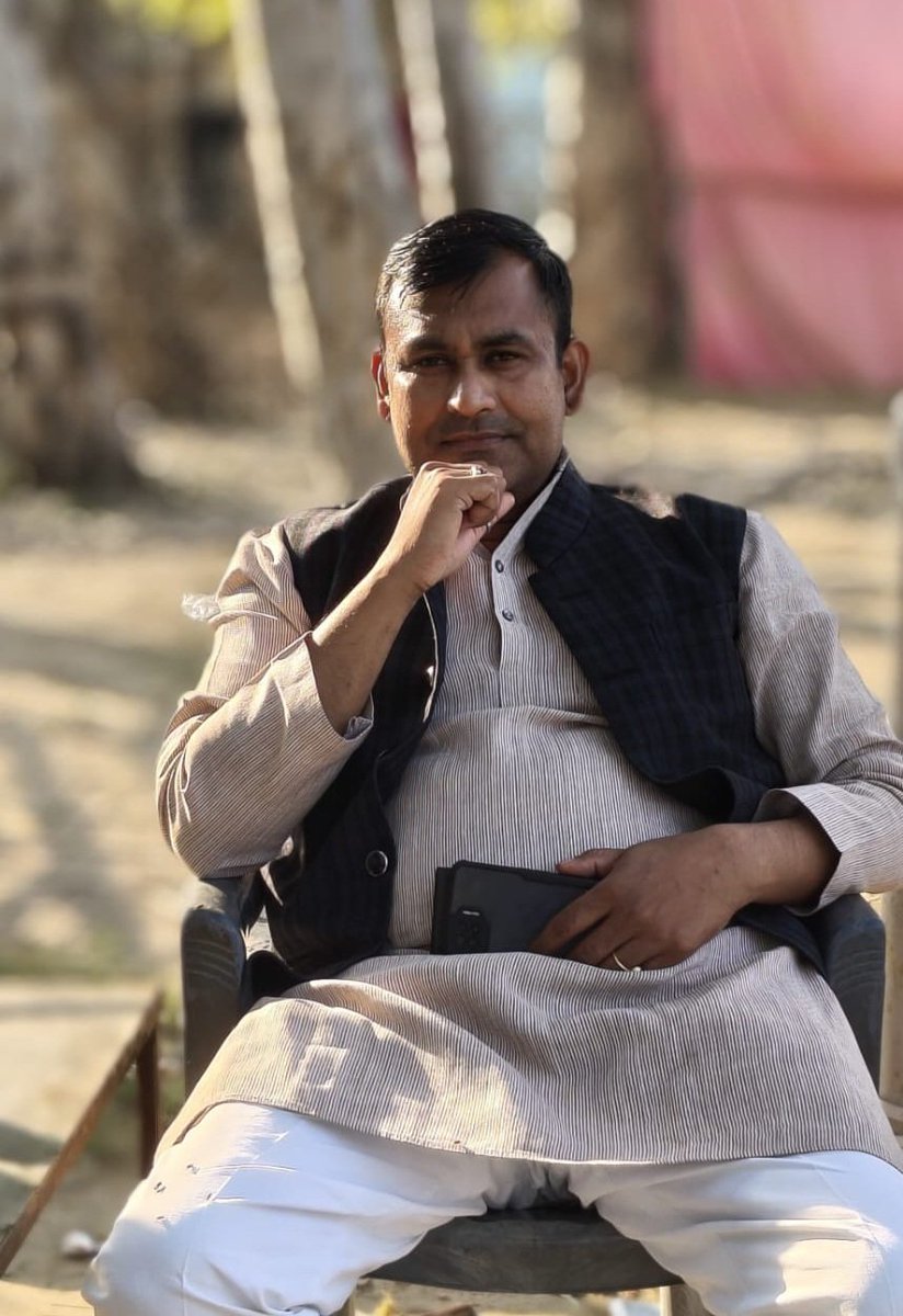 सच्चाई के रास्ते पर चलना फायदे की बात होती है 
कयोंकि, इस राह पर भीड कम होती है!

सत्य परेशान हो सकता है
          लेकिन
    पराजित नहीं!