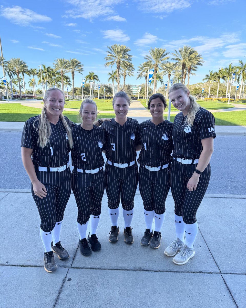 IMG Academy Softball tweet media