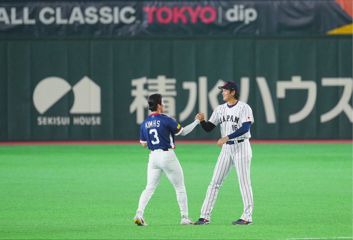 LADodgersMuse's tweet photo. Hyeseong Kim and Shohei Ohtani before the game! 🔥 https://t.co/EUIgGUiX2r