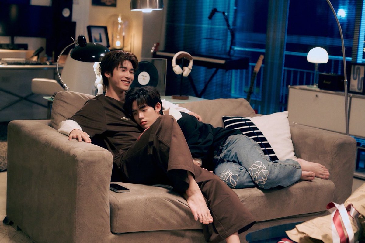 ให้ทายว่าผู้โดนอ้อนรู้สึกยังงัย ให้ดูจากหน้าค้าบ 5555555 
DUANG WITH YOU EP6
 #ด้วงกับเธอEP6ช htt...