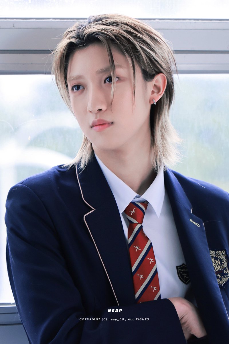 해피우진데이🤍
항상 행복해으면 좋겠어🤍