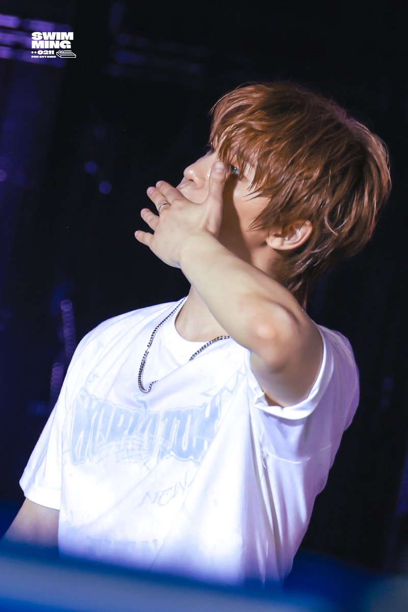 SWIMMING🦦 tweet media