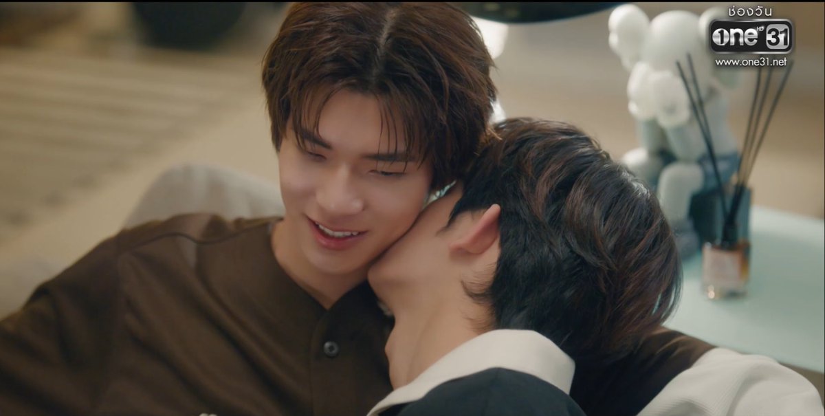 เกิดอะไรขึ้นคะะ พี่ครัชออนเน็ตตัดพอดีตั้งแต่ตอนนี้555545555555555 เป็นลิง ไม่รับรู้ววววว

DUANG WITH YOU EP6
#ด้วงกับเธอEP6