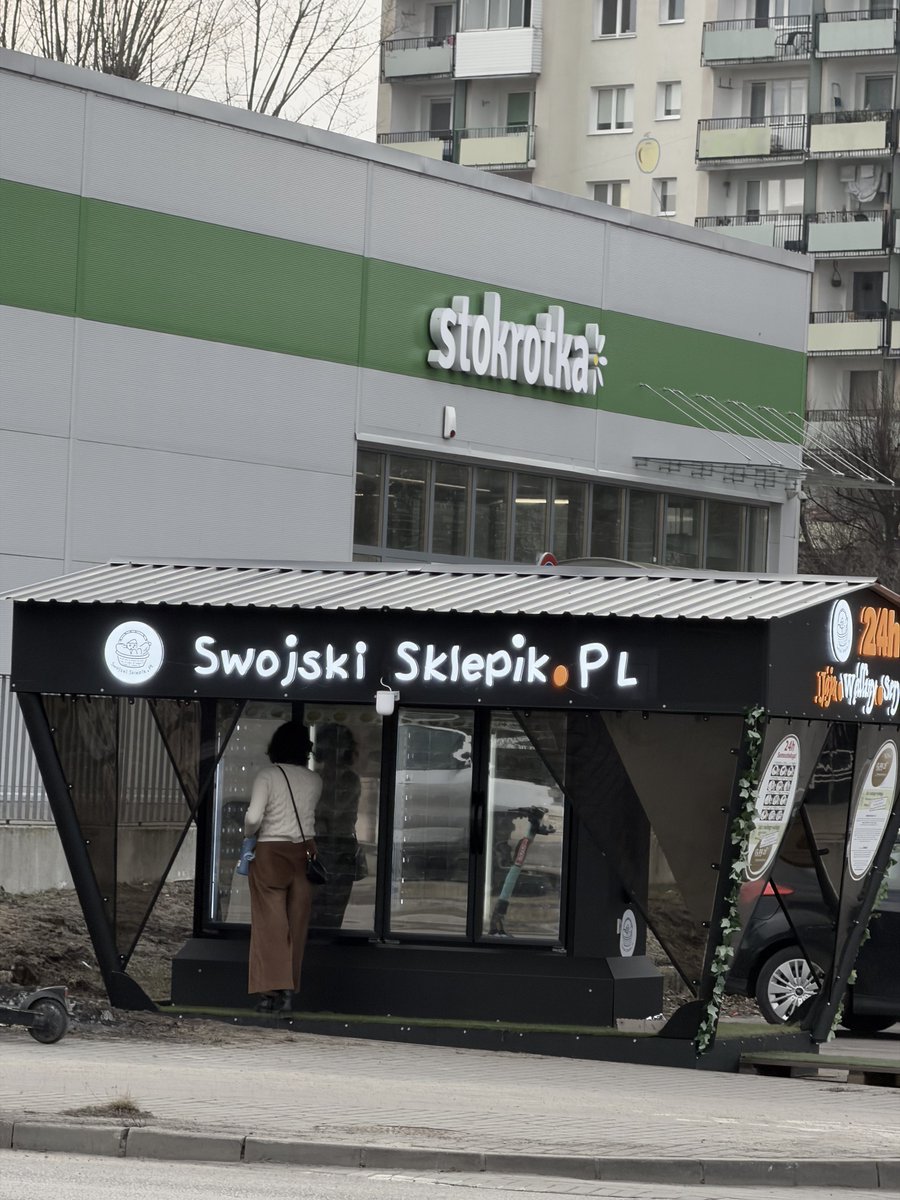 teraz pierogi na ulicy dostępne 24h, a nie tylko wtedy kiedy twoja stara wyjdzie z domu!