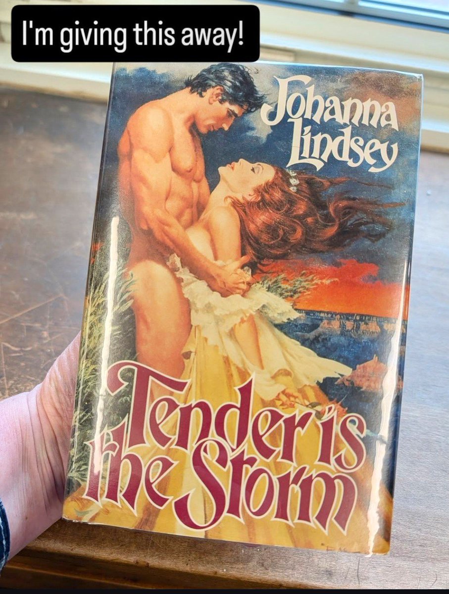 ArtOfTheClinch's tweet photo. I'm giving away this hardcover copy of Tender Is The Storm, by Johanna Lindsey! Winner will be chosen on March 22. Directions for how to enter are at the link in bio 📚🧡 https://t.co/65zw9KBJAd