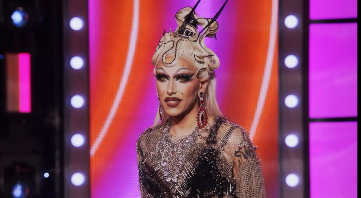 ShinyMatt96's tweet photo. This week on DON'T MESS WITH MAMA DISCORD. If you presented me a dress made out of materials like mesh and safety pins, I would be more amazed by that that just a tube dress with a repeated concept.  #RPDR https://t.co/vUIjLFQakY