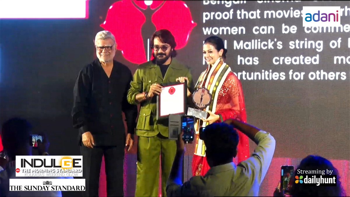 NewIndianXpress's tweet photo. Actor Koel Mallick @YourKoel is celebrated with the Devi Award at our 39th edition in Kolkata

@PrabhuChawla @lakshmi94338678 @prosenjitbumba @NewIndianXpress @Eventxpress @NehaSonthaliaP1 @prosenjitbumba @radicokhaitan @adanionline @volvocarsin @raajkutir #DeviKolkata2026 #39thDeviAwards #KolkataDevi