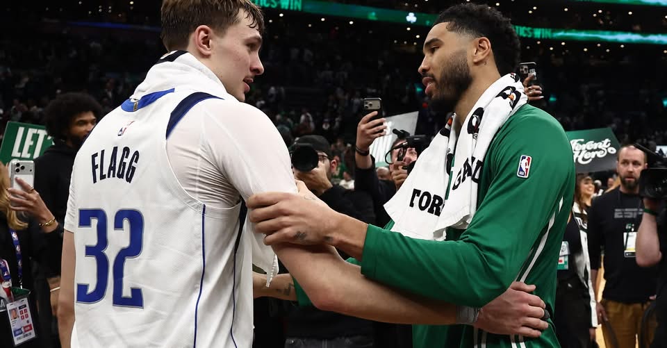 fishsports's tweet image. We're IN BOSTON with the #Mavs ... Cooper Flagg Makes 'Special' TD Garden Debut, but #Celtics Hand #Mavericks Sixth Straight Loss by @GrantAfseth tinyurl.com/4dd9vzrn