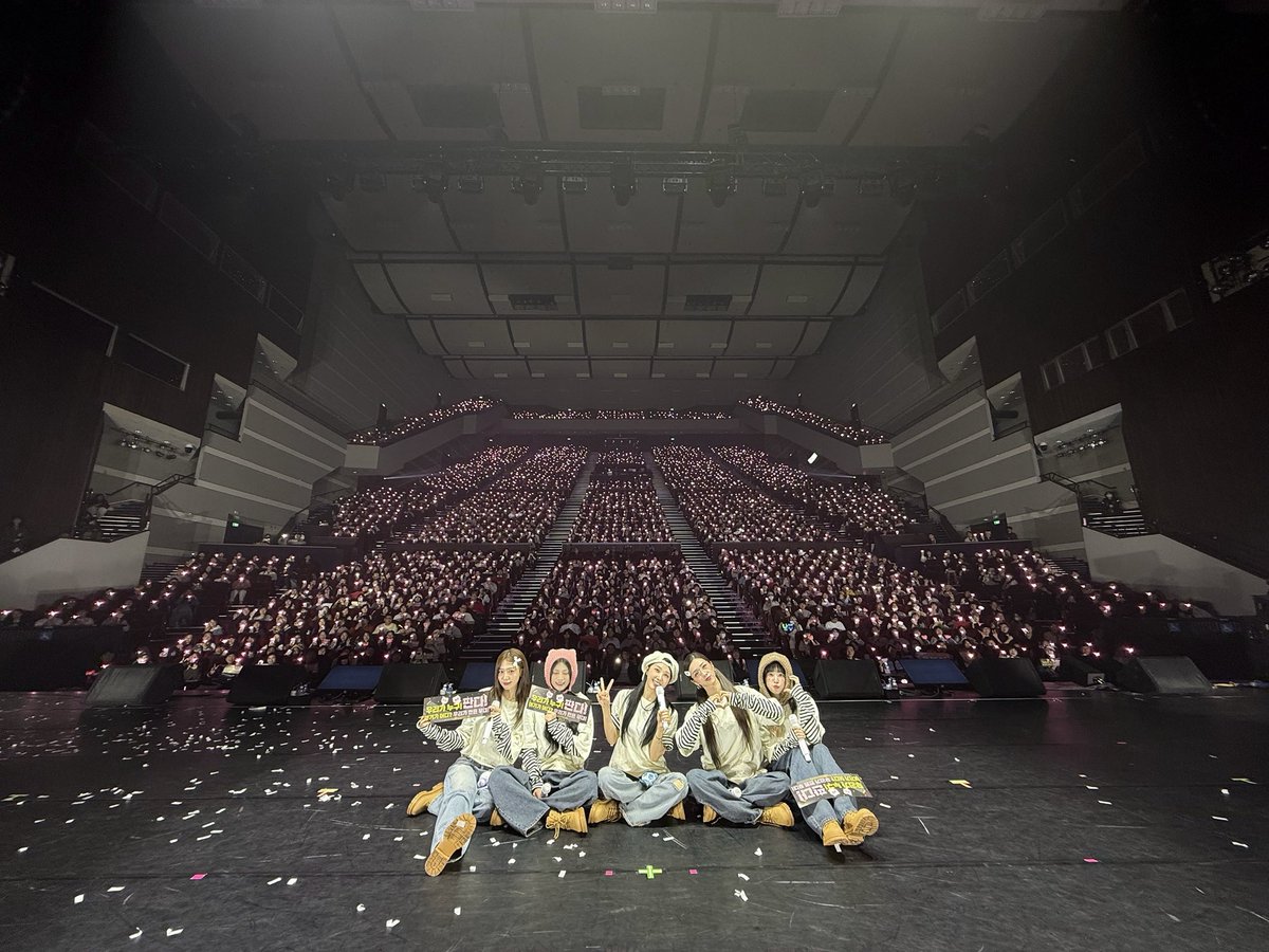 [📸]

2026 Apink 8th Concert <The Origin : APINK> 
in TAIPEI

내 곁에서 이대로만
계속 있어 줄래🐼?
Thank you, Taipei💓

#에이핑크 #Apink 
#TheOrigin_APINK
#박초롱 #윤보미 #정은지
#김남주 #오하영