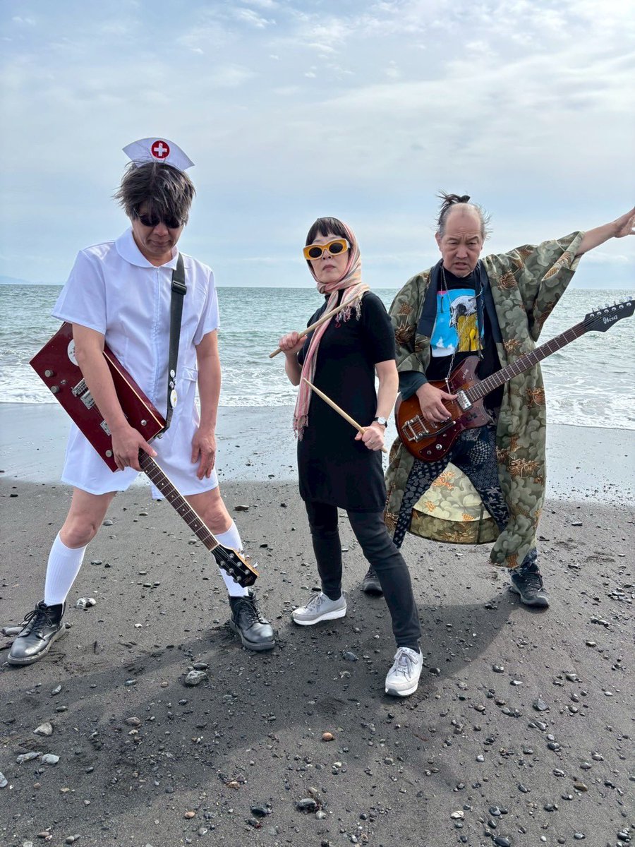 日付変わって今日！
3月8日(日) フリーキーショウ
HardcoreProgressiveJazzImprovisationDuo
吉田達也×武田理沙『Vernal Voltex Tour』
open18:30start19:00
予約¥2500 当日¥3000(+ドリンクオーダー)
共演は　JIMMY、仮説、ケキャール！
ベルベット安産地下音頭、
やまのぼらず(山作戰+hiiragi_ing)