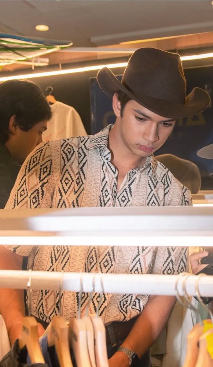 𝓥 🎀 tweet media