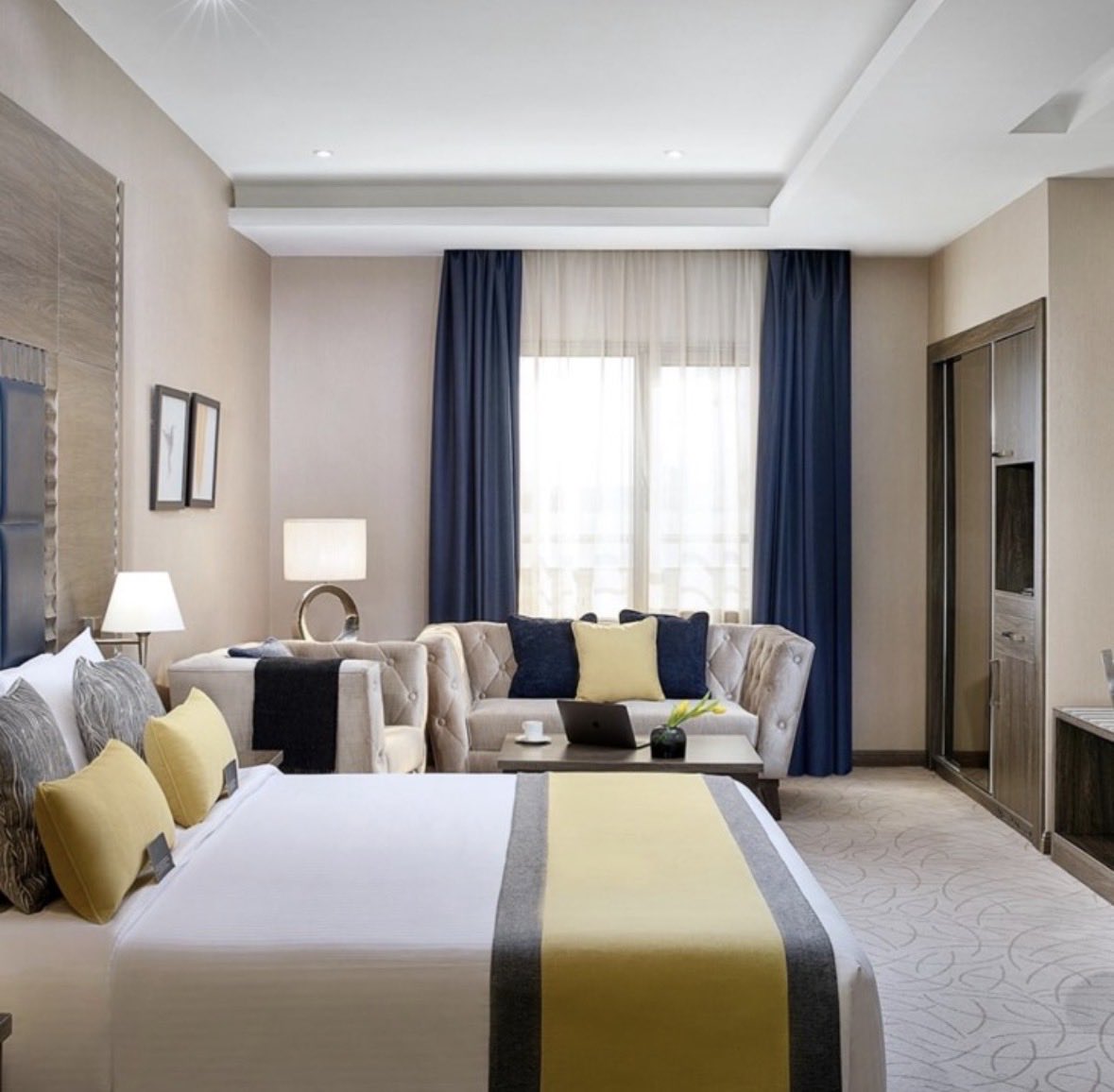 Voco_AlKhobar's tweet photo. استيقظوا على الراحة في مساحات صُممت بذوق رفيع.

Wake up to refined comfort and beautifully designed spaces

#vocoAlKhobar #HotelRooms #DiscoverSaudi #الخبر #فوكو_الخبر https://t.co/dbGqyyiRlA