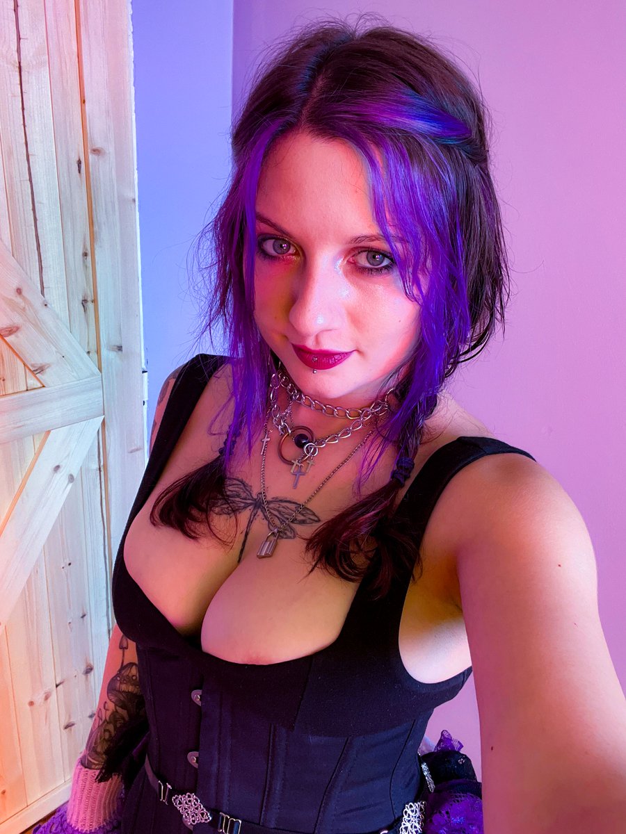 Luna Fern tweet media