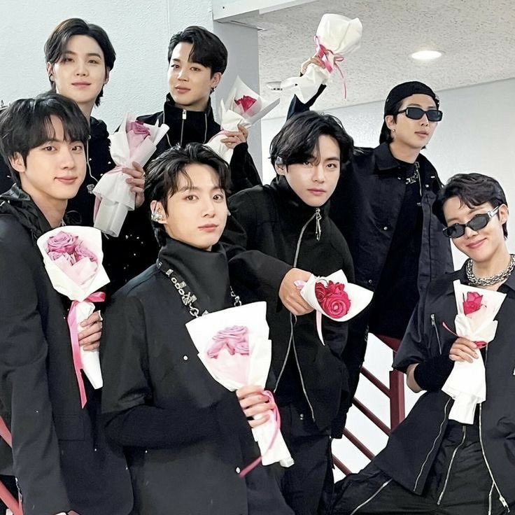 DINÁMICA DE STREAM‼️
#JourneyToArirang
EL DÍA DE HOY LE CORRESPONDE A The Most Beautiful Moment in Life:Young Forever
•muestra tu canción favorita del álbum
• foto ot7 
• etiqueta a 07 mutis
<a href="/StrxwBerryTae_/">Su⁷🍓</a> <a href="/ilyepiphany/">ani.⁷🌵⊙⊝⊜</a> <a href="/woniors/">mila</a> <a href="/shrxjm/">sheer 🧸</a>