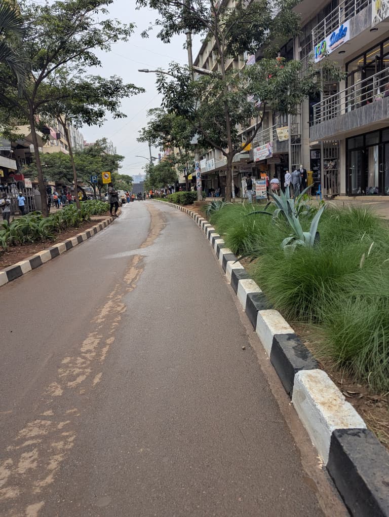 erich_mboowa's tweet image. After vendors were sent off the streets, many netizens called upon @KCCAUG to clean and wash the roads downtown, including the NMT Corridor whose surfaces had turned brown.

Today, KCCA deployed equipment to respond to the call from cityzens. However, their response has been met