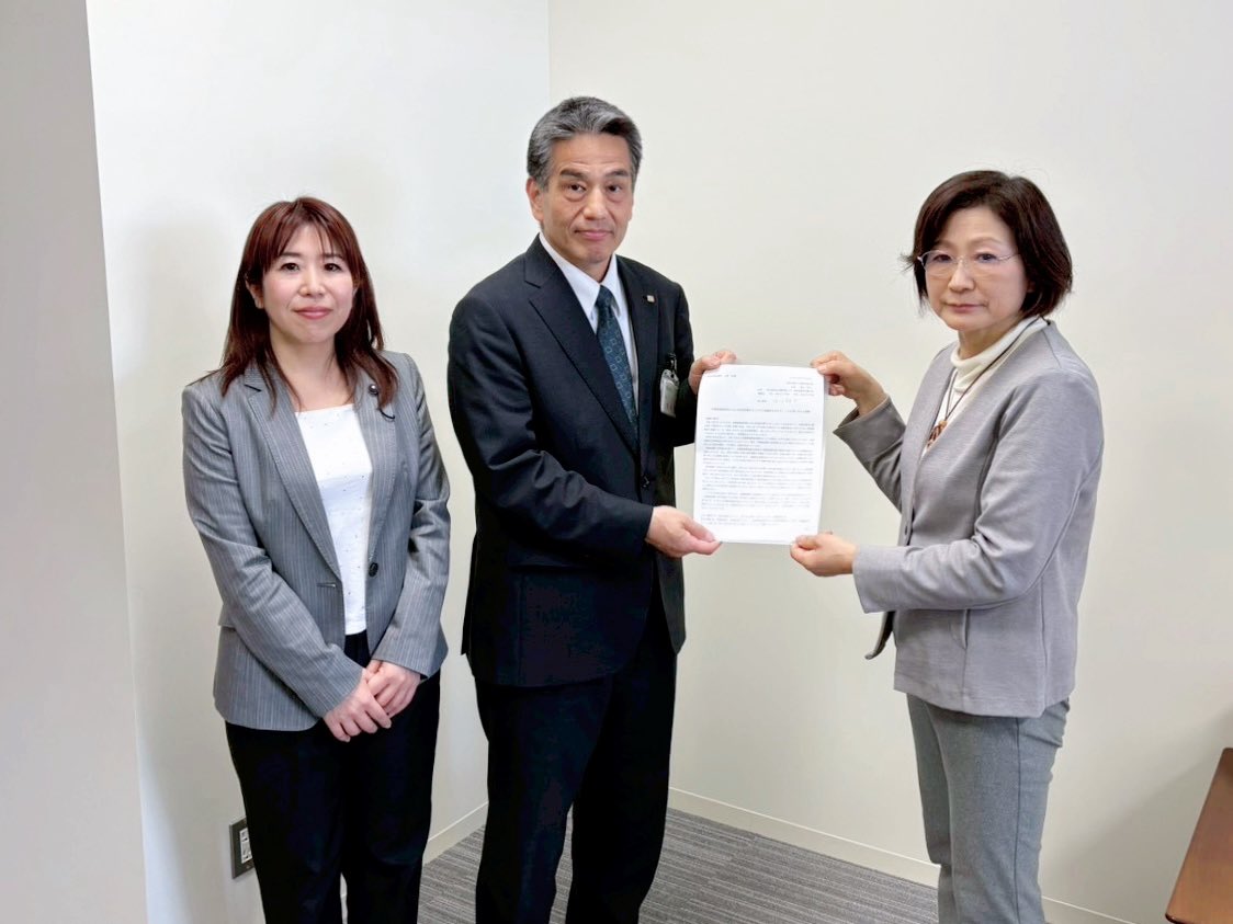 nakagawa_yuko's tweet photo. 高額療養費の限度額引き上げ撤回を求め、請願の紹介議員として県議会に提出しました

3人に1人が現役世代にガンになる時代。突然、高額な治療費が必要になった時のお守りのような制度が高額療養費制度。
月200円にも満たない保険料軽減と引き換えに、治療する道を諦めさせてはいけない。

#高額療養費 https://t.co/JLAqWOjEb3