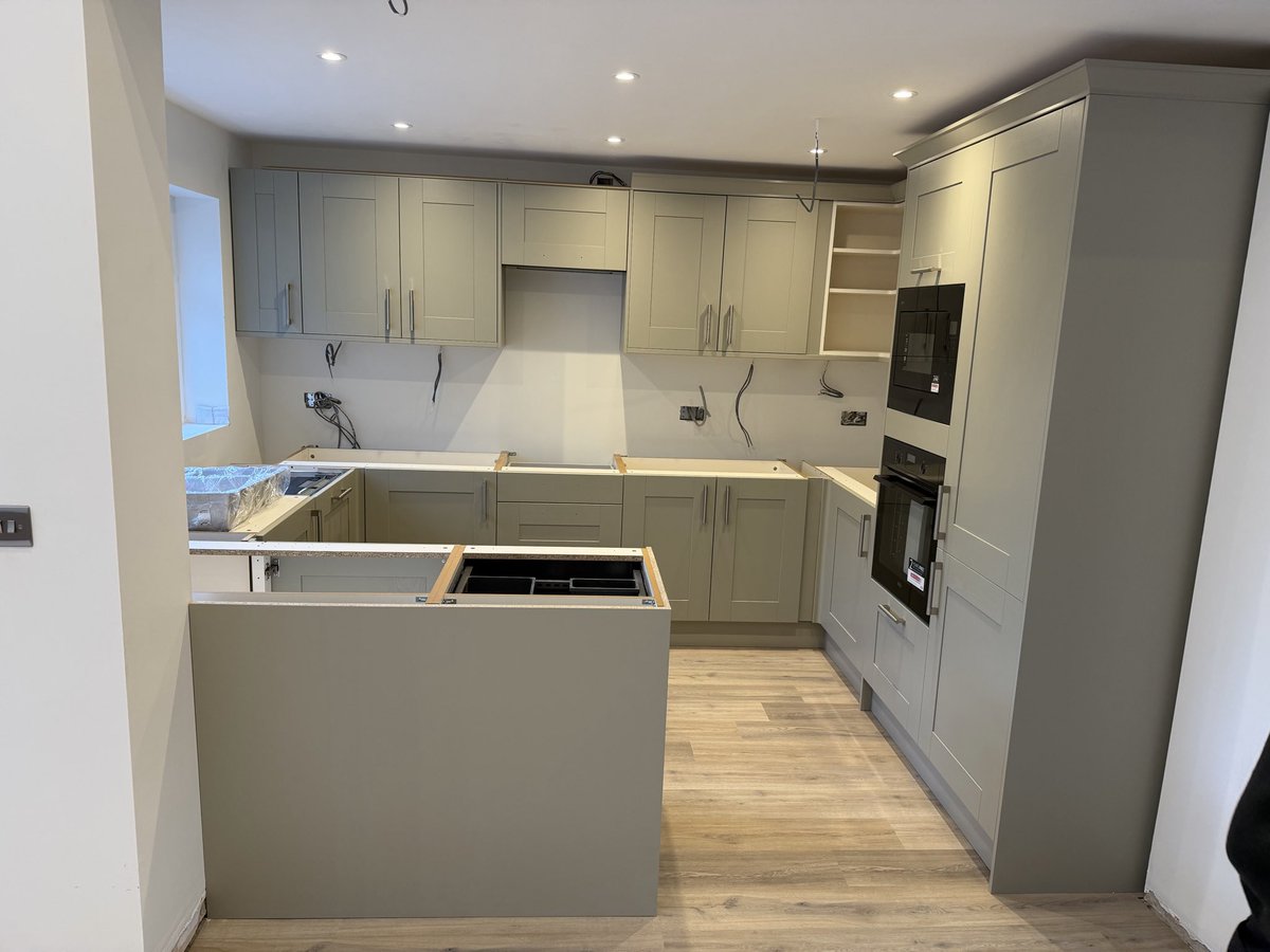 Steve Lewis tweet media