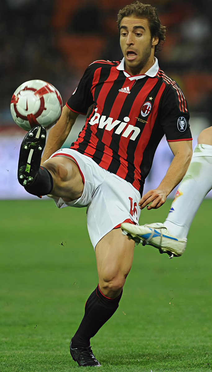 Hbd Mathieu Flamini 

Match: 122
Gol: 5
Assist: 7
Serie A 2010–2011
Supercoppa Italiana 2011

Selain pake no 16 di Milan ,ada yg tau no unik yg pernah dia pake di AC Milan??

s.shopee.co.id/1gDh8xQANe