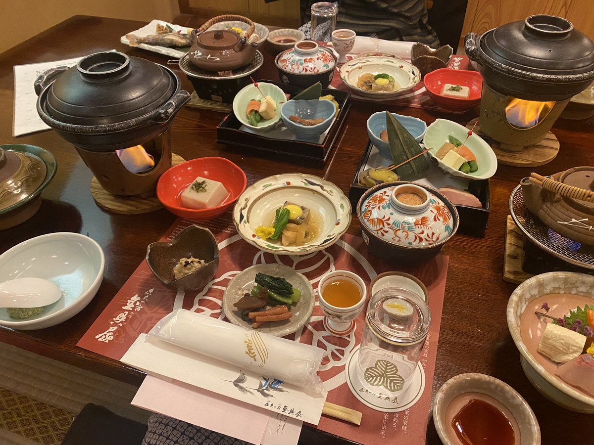 長野県　渋温泉でしっぽりしてます。
宿泊先は念願だった金具屋さんです。
温泉天国です♨️