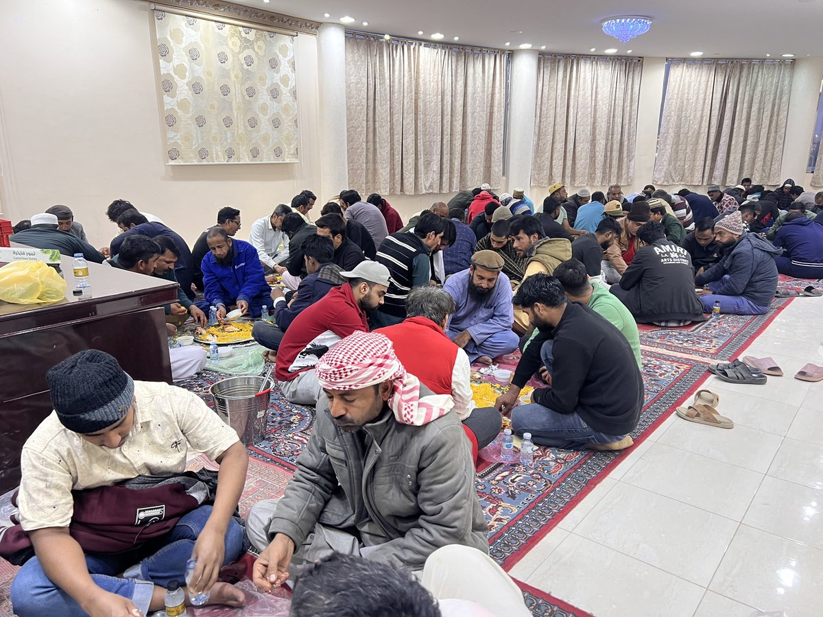 habbasdawah's tweet photo. في اليوم الثامن عشر من رمضان
وعلى موائد أهل الخير
بلغ عدد المفطرين ٢٦٤ صائمًا
وبمشاركة ٧ متطوعين في خدمة الصائمين.
جزى الله الداعمين والمتطوعين خير الجزاء، ولا يزال باب الأجر مفتوحًا لمن أراد المساهمة

 #افطار_العشر___الاواخر_بالحرم https://t.co/vNKOJpCwk4