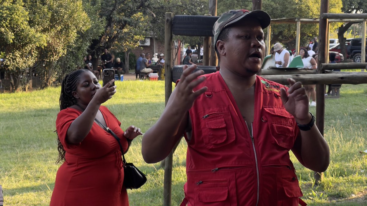 EFFMidrand's tweet photo. ♦️Must Watch - Video♦️

The chairperson of Ward 112 King Nyabela Branch Fighter Primrose Makhathini and leadership are outlining the purpose of the Visibility and Mobilisation which is to  provide an opportunity to engage with the community, encourage civic participation, and ensure that eligible voters in Ward 112 are properly registered ahead of the upcoming elections.

For more information, residents can contact the King Nyabela Ward 112 Secretariat Office Ii Tsietsi Mohale: 061 119 0523 II Queen Motha: 060 507 5809

The Journey for 2026 LGE starts NOW

*THE YEAR OF VICTORY OR DEATH*

Let us #Defend, #Rebuild, and #Advance the Revolution. 

#UmntanaEskolweni
#NgwanaSkolong
#EFFWARD112
#EFFREDFRIDAY