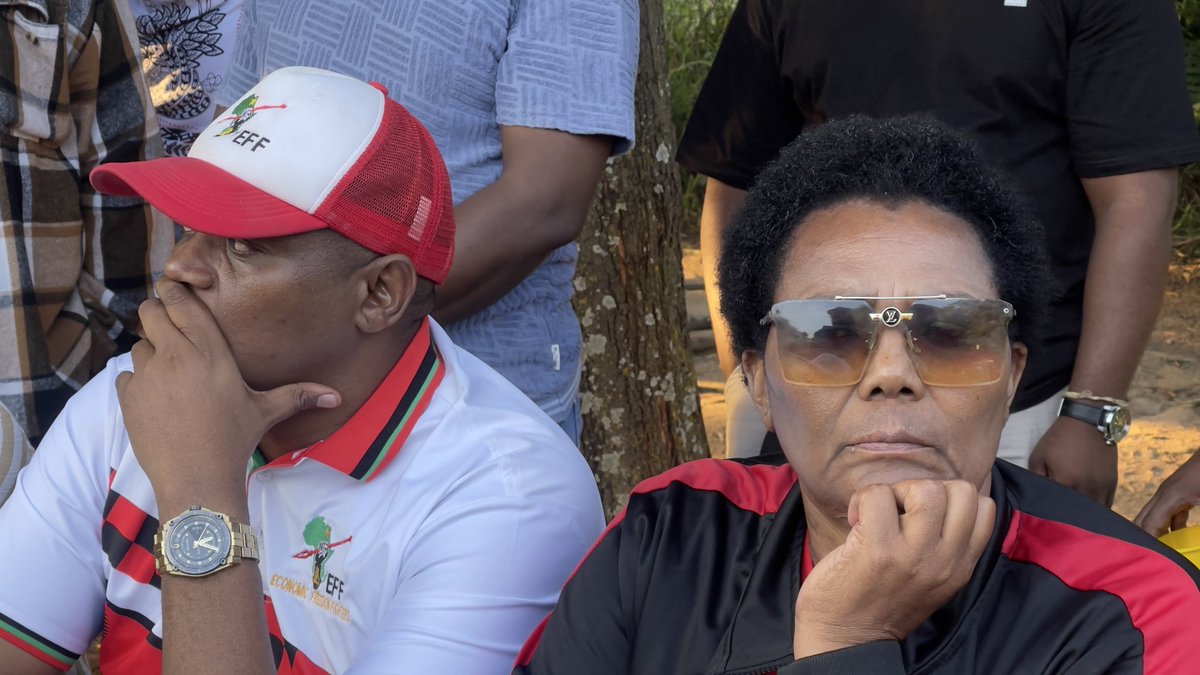EFFMidrand's tweet photo. ♦️Must Watch - Video♦️

The chairperson of Ward 112 King Nyabela Branch Fighter Primrose Makhathini and leadership are outlining the purpose of the Visibility and Mobilisation which is to  provide an opportunity to engage with the community, encourage civic participation, and ensure that eligible voters in Ward 112 are properly registered ahead of the upcoming elections.

For more information, residents can contact the King Nyabela Ward 112 Secretariat Office Ii Tsietsi Mohale: 061 119 0523 II Queen Motha: 060 507 5809

The Journey for 2026 LGE starts NOW

*THE YEAR OF VICTORY OR DEATH*

Let us #Defend, #Rebuild, and #Advance the Revolution. 

#UmntanaEskolweni
#NgwanaSkolong
#EFFWARD112
#EFFREDFRIDAY