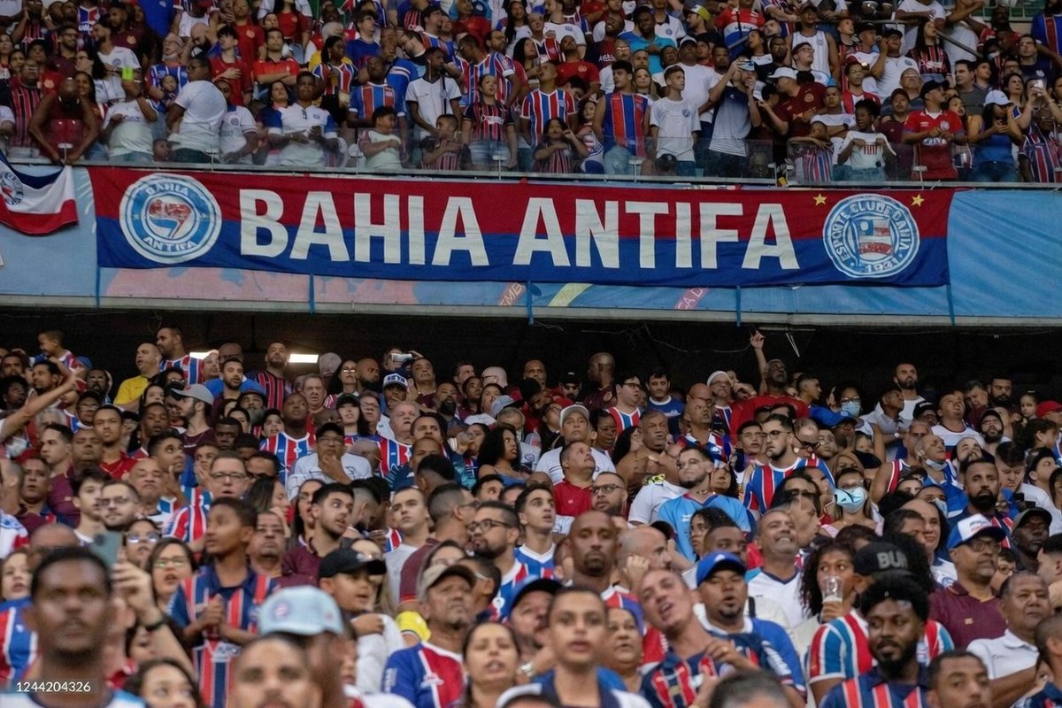 Antifa_Ultras tweet media